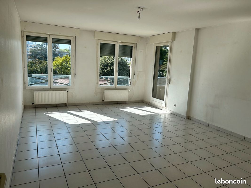 Appartement 4 pièces 94 m² · à Caluire-Et-Cuire · 94 m² · 1 303 €