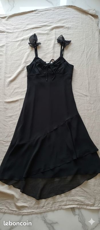 Robe Naf Naf Noire - Taille XS (H=87cm) - Excellent état - Tissu Joli