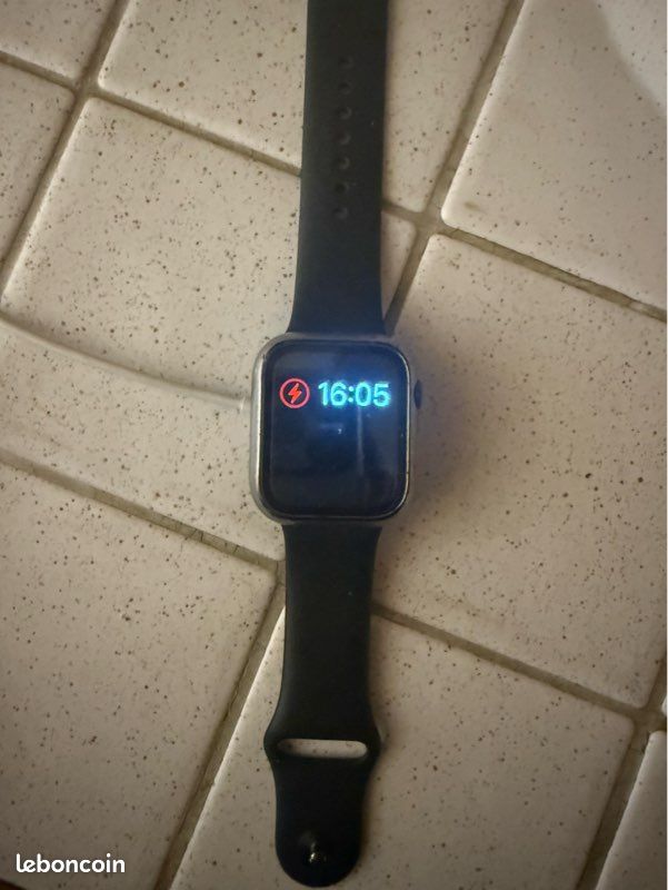 Apple Watch série 5 (image 1)