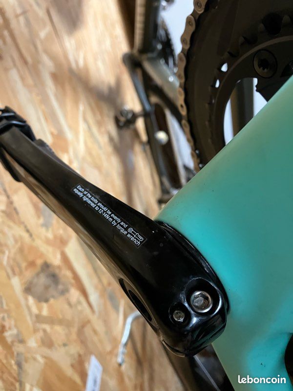 Pédalier vélo - RK - manivelle gauche étroite - aluminium - longueur 170 mm - filetage 9/16