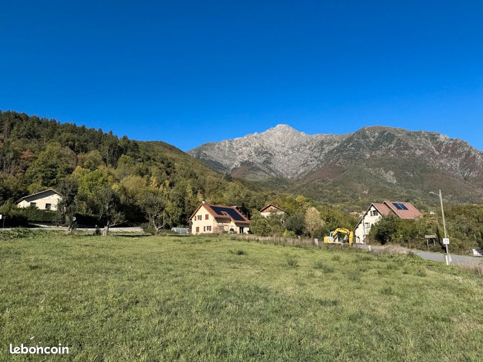 Terrain 1012 m² · à Saint-Firmin · 79 000 €