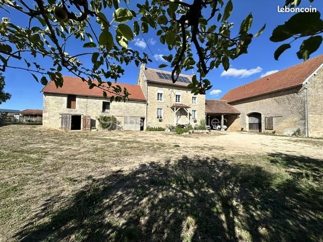 Maison 6 pièces 150 m² · à Ampilly-les-Bordes · 150 m² · 215 000 €