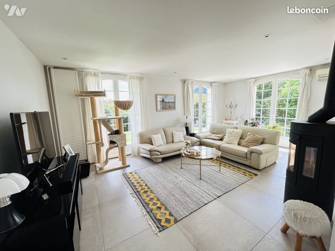 Maison 7 pièces 260 m² · à Eybens · 260 m² · 690 000 €