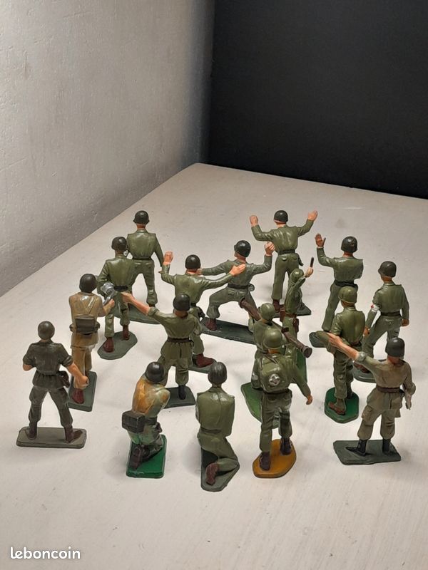 Starlux - Toy soldier 2 soldats français poilus au combat, WWI, fusil