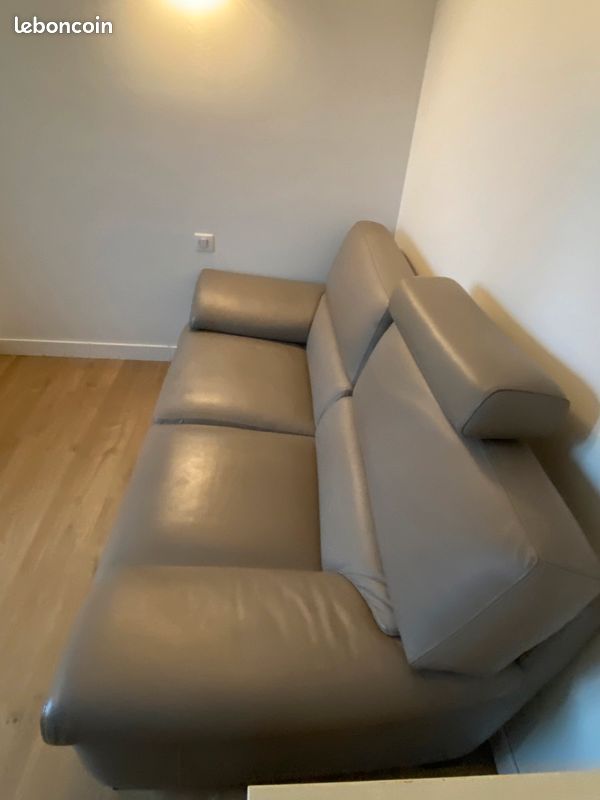 Canapé en cuir, de très bonne qualité avec une très bonne assise (image 2)