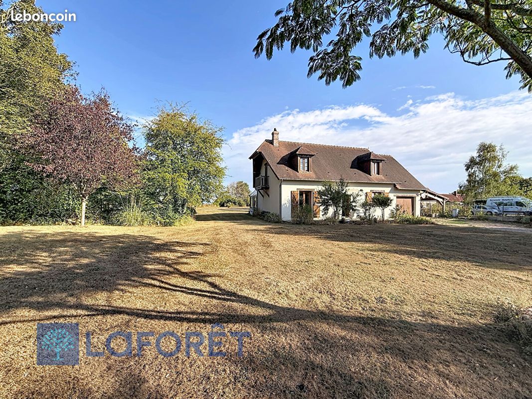Maison 6 pièces 131 m² · à Mesnils-sur-Iton · 131 m² · 223 400 €