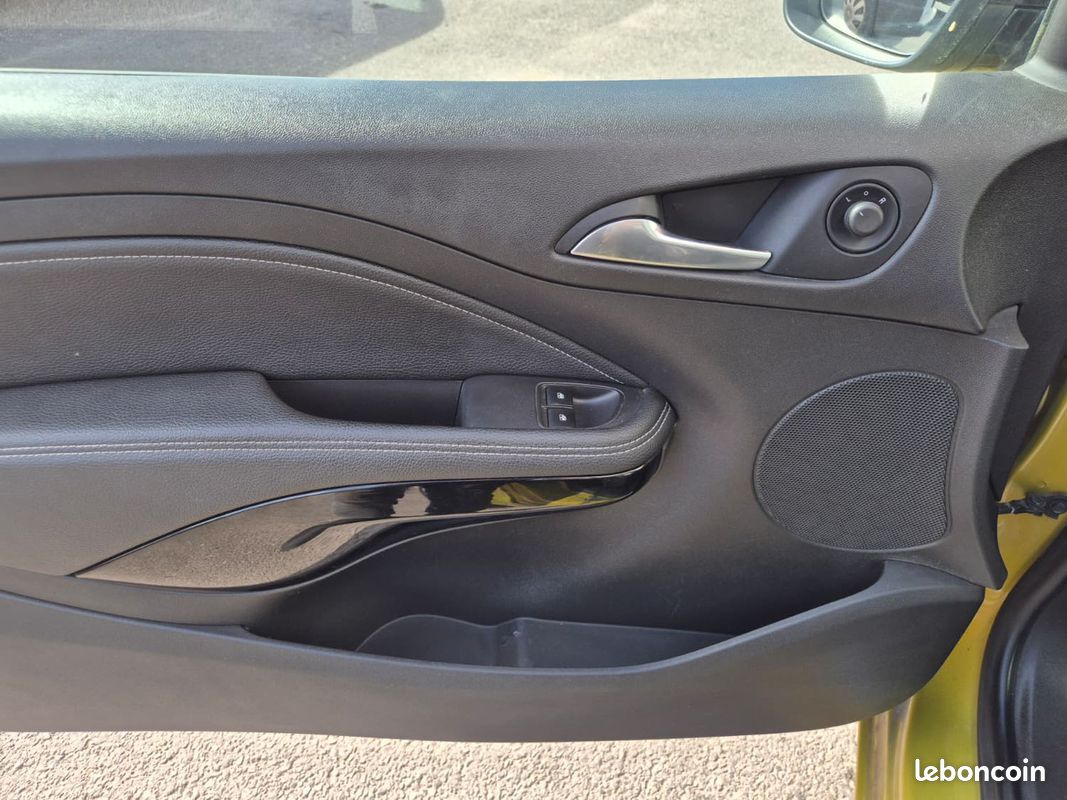 Opel adam 1.4 twinport 87 jam 2016 (image 16)