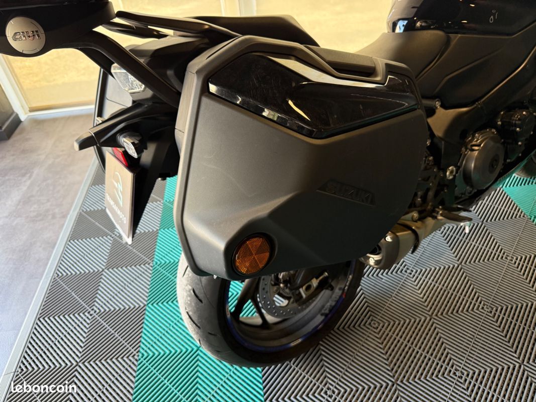 Suzuki GSX-S 1000 GT - 1ère main / GPS Tomtom / Bagagerie / Bulle haute Ermax (image 17)