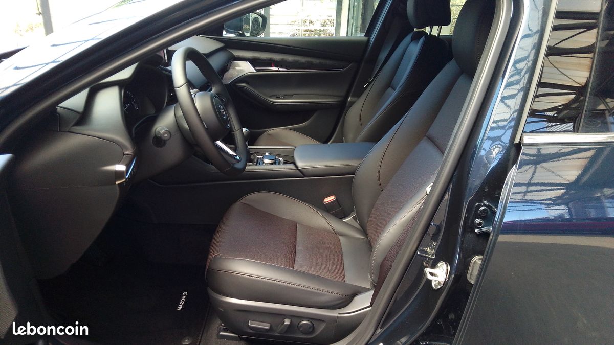 MAZDA Mazda3 5 portes 2.0L e-SKYACTIV-X M Hybrid 186 ch BVM6 Takumi (image 10)