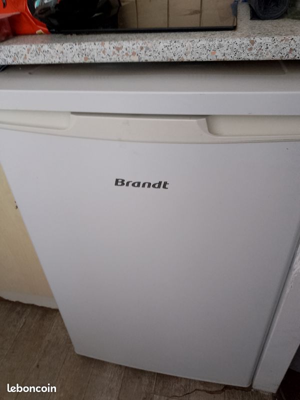 Frigo a réparé, pour pièces (image 1)