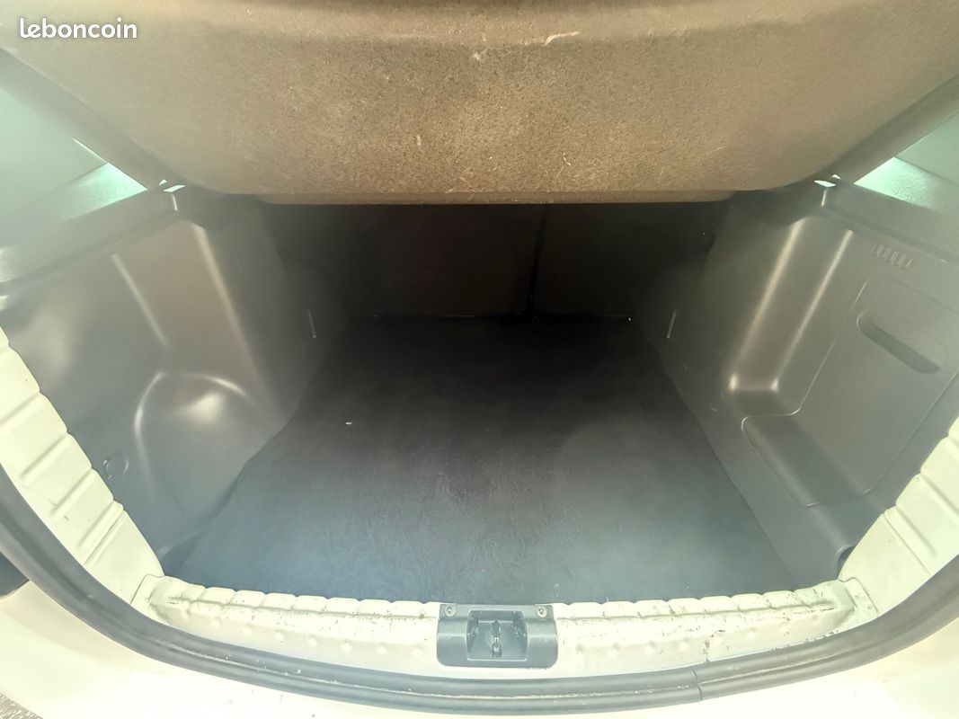 Dacia duster prestige phase 2 1.2i - 16v turbo tce 125cv 4x2 2015 (image 28)