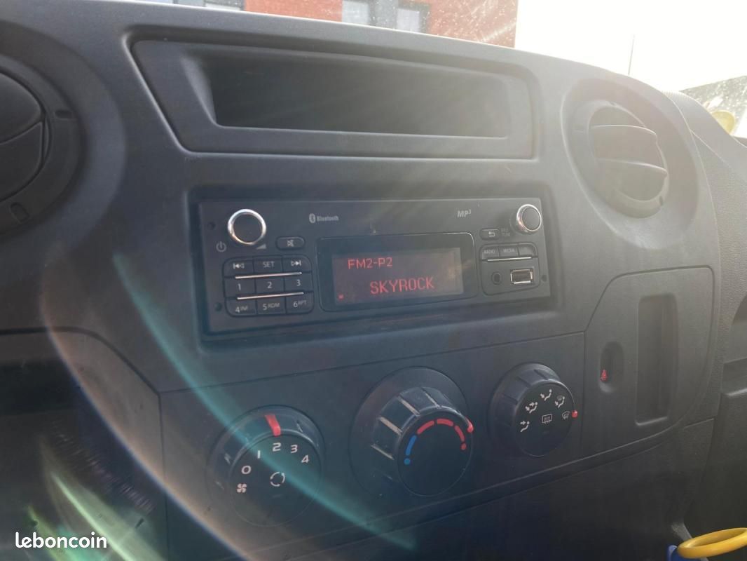 Renault Master PLATEAU CABINE APPROFONDIE 110CV 2.3DCI 7 PLACES 13250 ht BLUETOOTH/VITRES AV ELEC... (image 3)