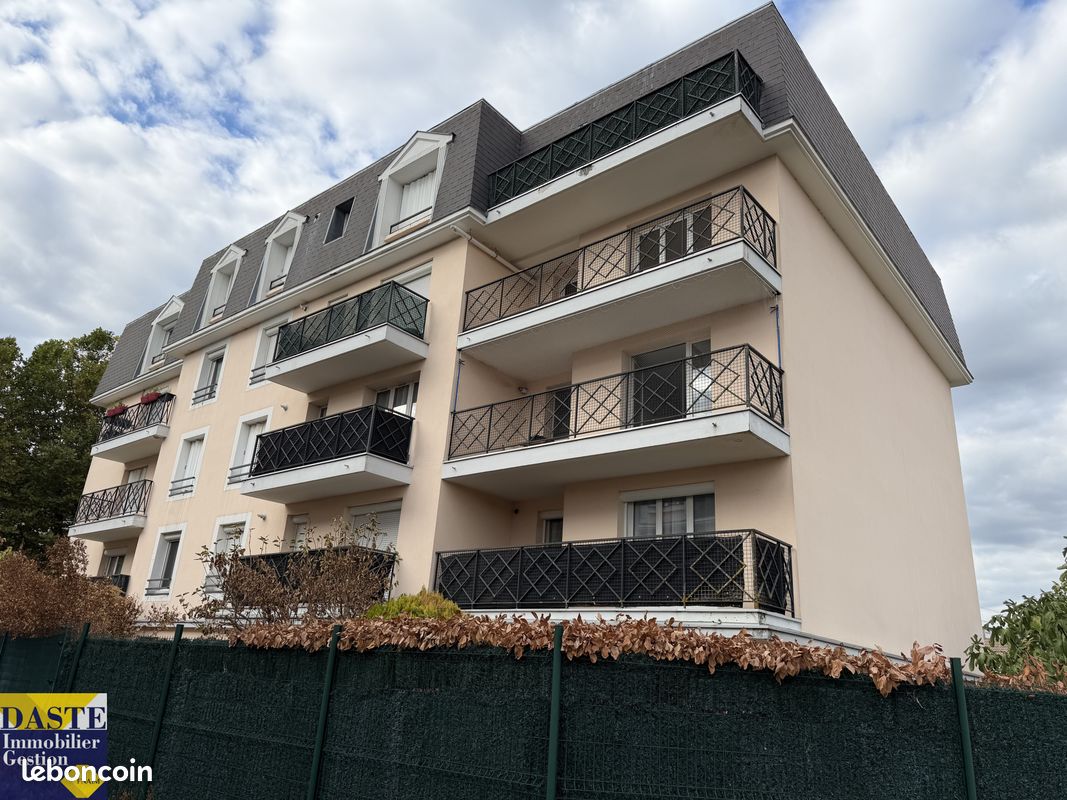Appartement 2 pièces 49 m² · à Roissy-en-Brie · 49 m² · 172 000 €