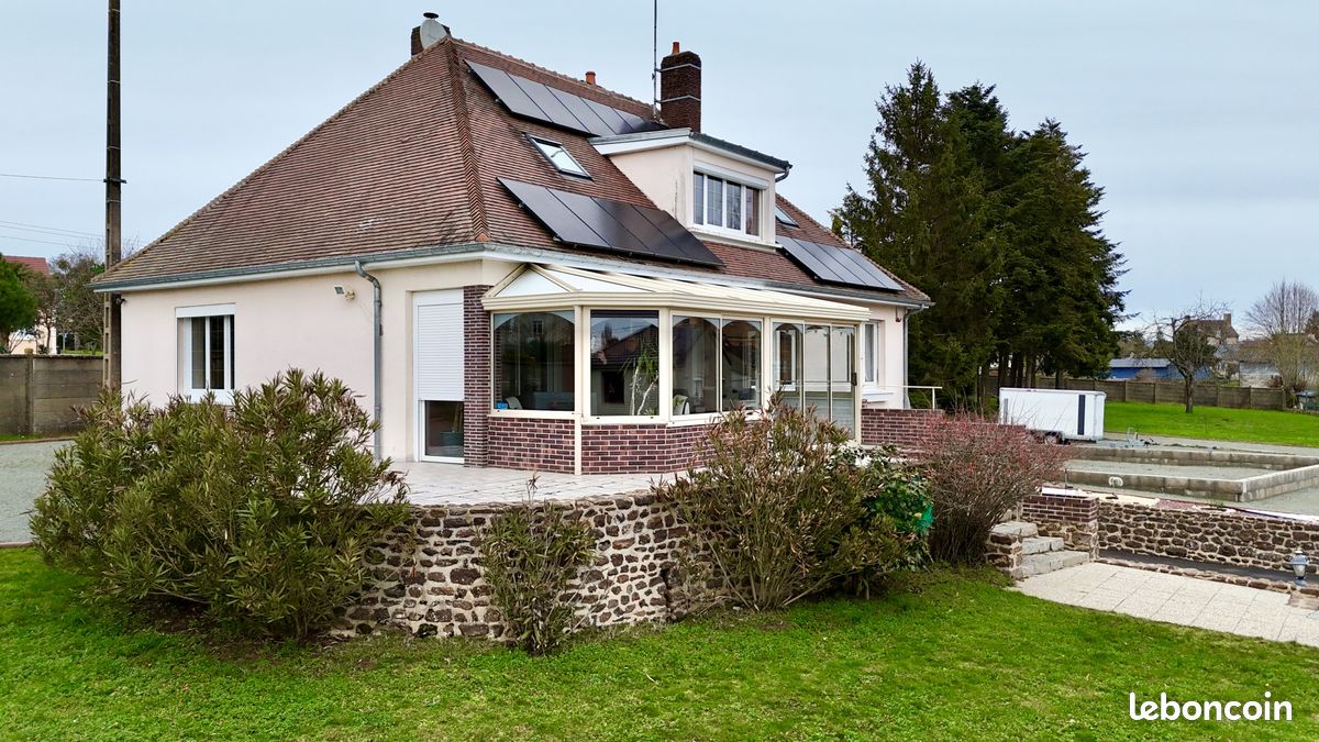 Maison 5 pièces 158 m² · à Fresnay-sur-Sarthe · 158 m² · 273 000 €