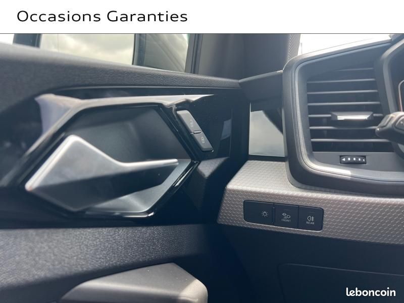 Audi A1 Sportback 35 TFSI 150ch S line S tronic 7 (image 17)
