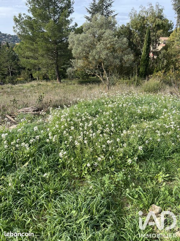 Terrain 828 m² · au Beausset · 828 m² · 349 000 €