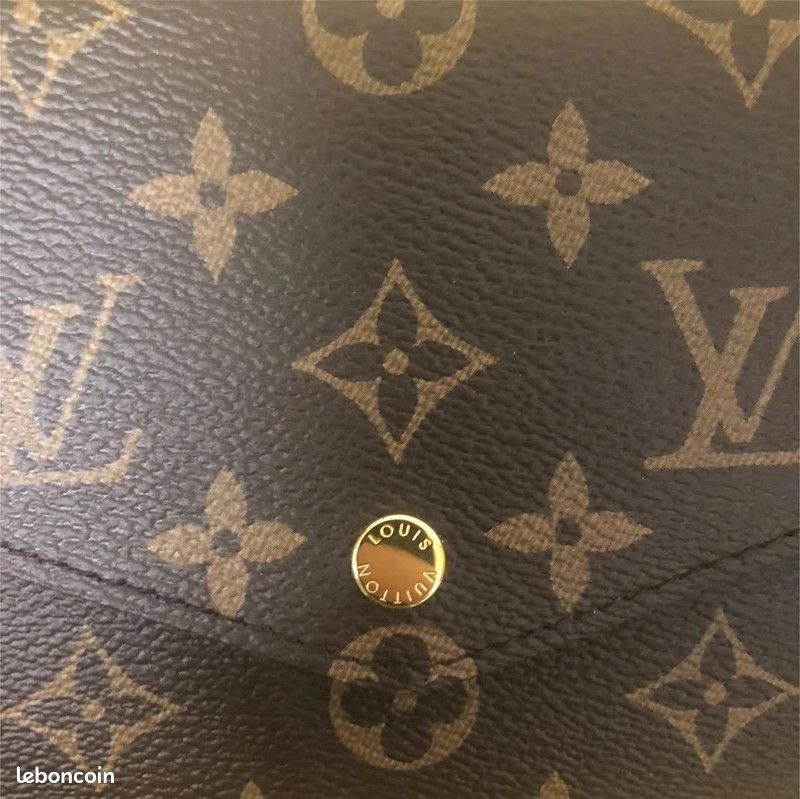 Bonnet, bob, béret Louis Vuitton d'occasion - Annonces accessoires et  bagagerie leboncoin