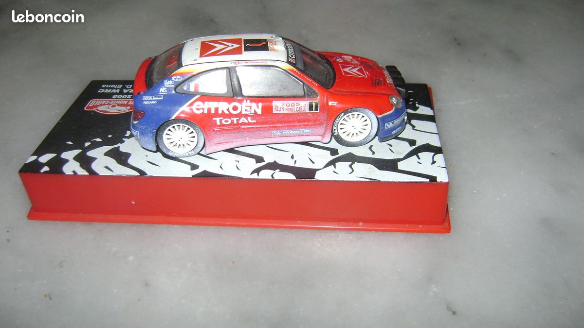Lot de deux miniatures de voitures de rallye Monte Carlo une Citroën ZX Rallye Raid 1992 et une Citroën XSara WRC 2005 pilotée par S. Loeb et D. Elena (image 3)