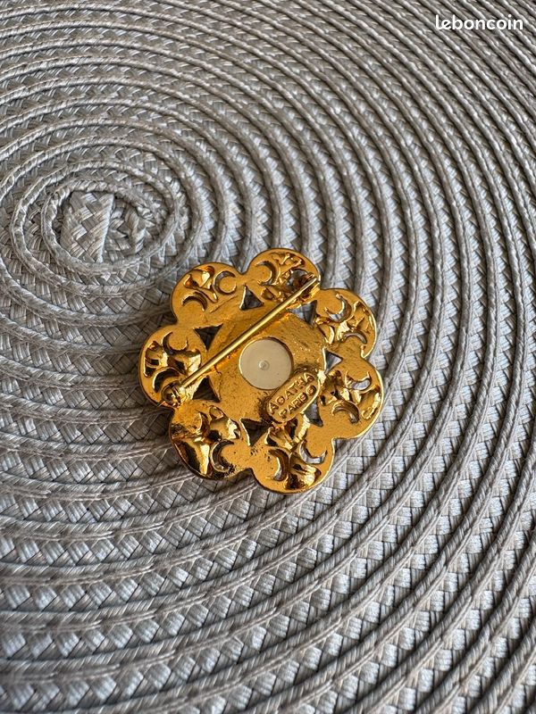 Kit de broche Feuille d'Automne - Broderie d'Or