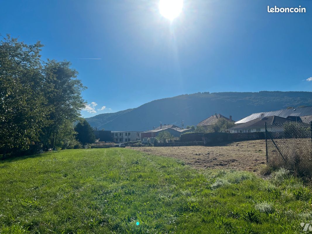 Terrain 674 m² · à La Biolle · 674 m² · 160 000 €