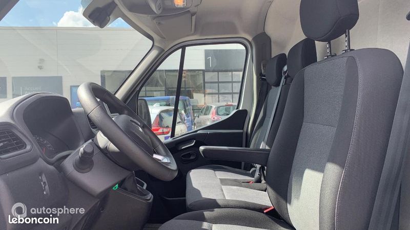 Renault Master Véhicule utilitaire ou Société F3500 L2H2 2.3 Blue dCi 135ch Confort Euro6 (image 11)