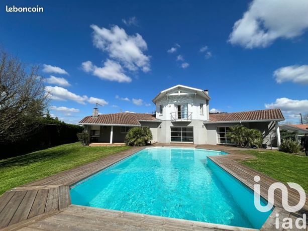 Propriété 7 pièces 199 m²