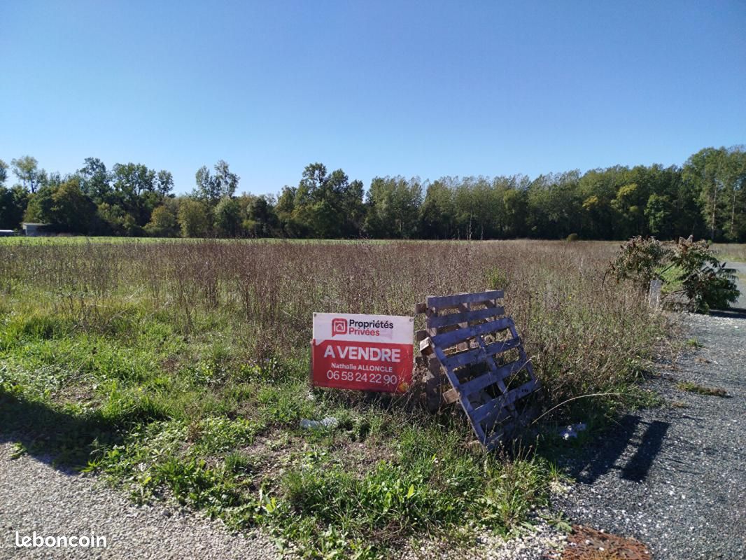 Terrain 1 200 m² Gimeux · 70 800 €