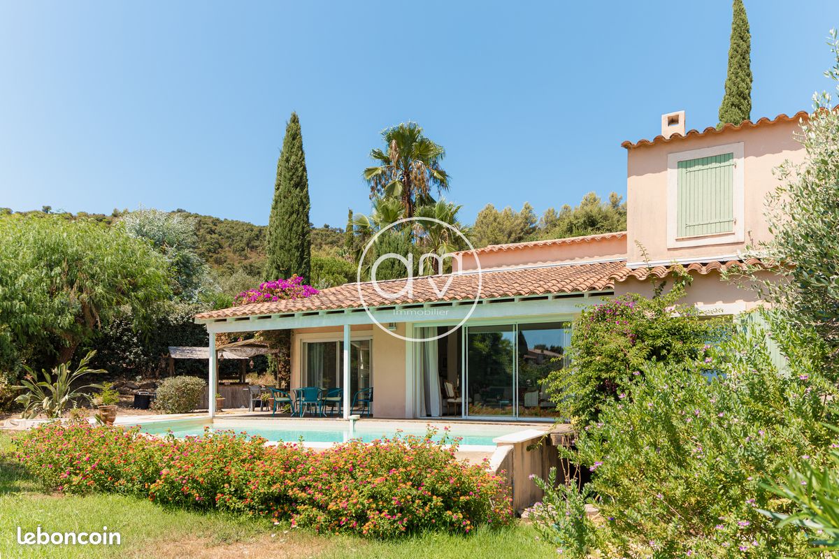 Maison 6 pièces 130 m² · à Hyères · 130 m² · 890 000 €