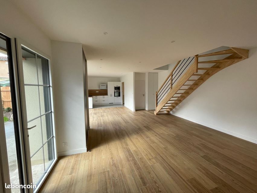 Maison 5 pièces 120 m² · à Saint-Julien-de-Concelles · 120 m² · 1 350 €/mois