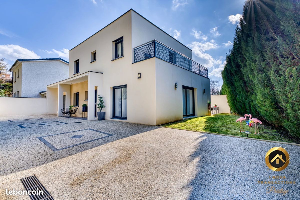 Maison 6 pièces 149 m² · à Jassans-Riottier · 149 m² · 445 000 €