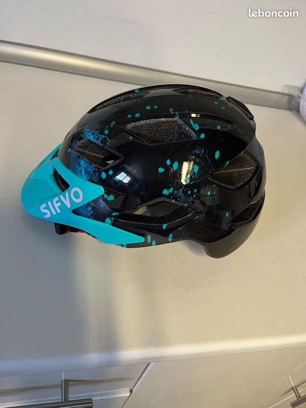 Casque Vélo Enfant SIFVO 5-14 Ans - Protection Avec Visière Amovible 50-57cm