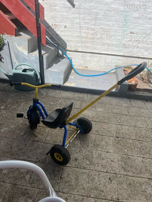 Tricycle (image 2)