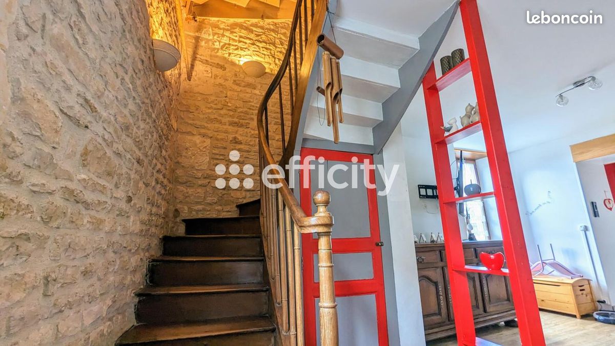 Maison 5 pièces 170 m² - Ruffec 16700 (image principale 8)