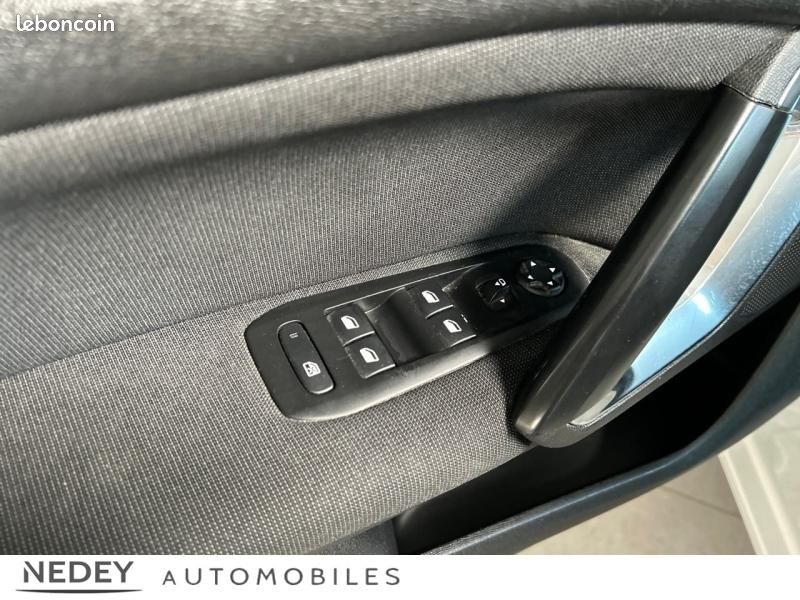 Peugeot 308 1.2 PureTech 130ch S&S Allure EAT6 (image 18)