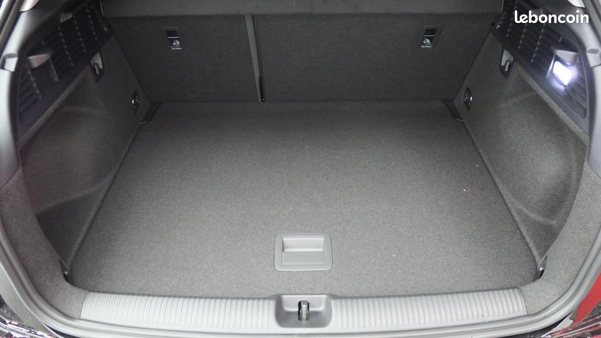 Audi Q2 35 TFSI 150 S tronic 7 Design (image 13)