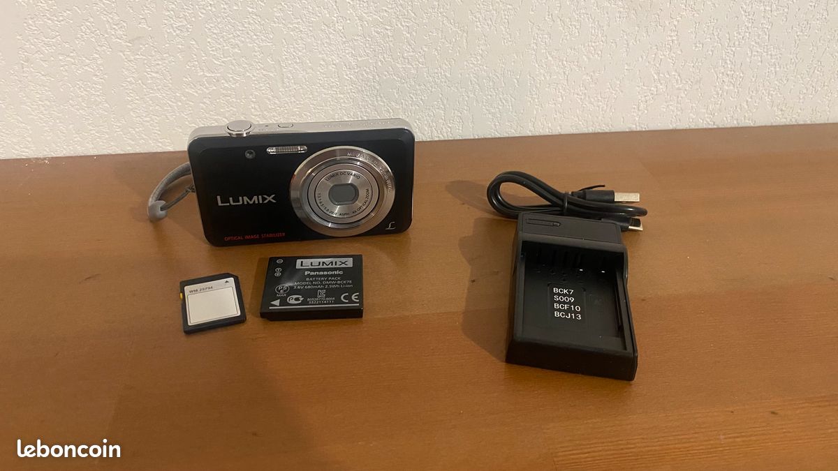 Appareil Photo Numérique Lumix DMC-FS28 Pour Pièces/dépannage - Couleur Noir, Vendu Pour Réparation