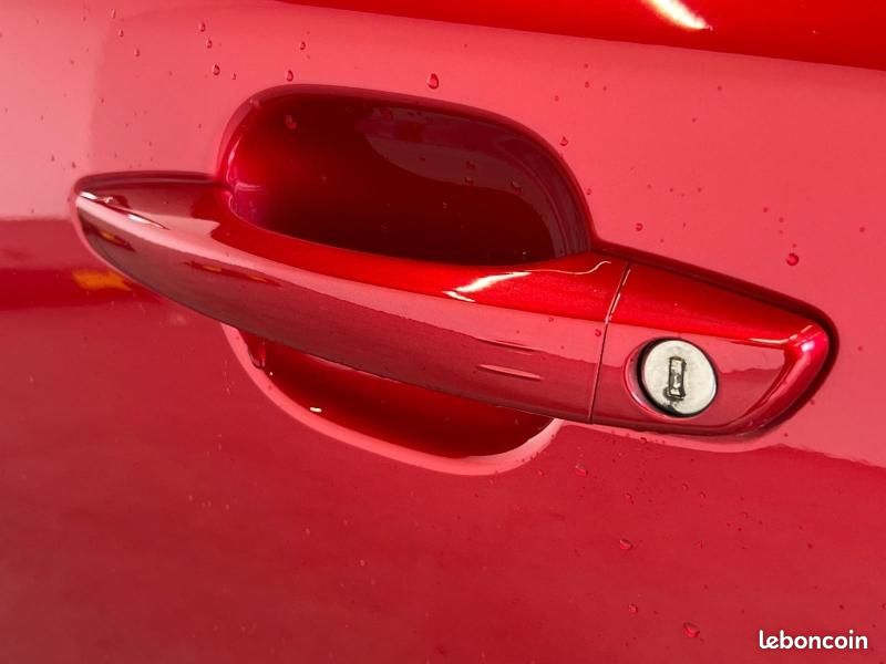 Peugeot 2008 e-2008 136ch GT (image 8)