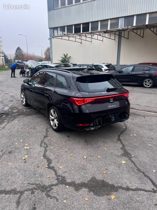 SEAT LEON edition FR 1.0 110ch Endommagé CARTE GRISE OK✅ (image 4)