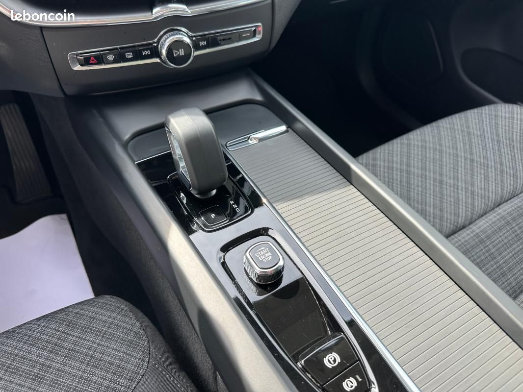 Volvo XC60 T6 AWD Hybride rechargeable 253 ch+145 ch Geartronic 8 Plus Style Chrome (image 17)