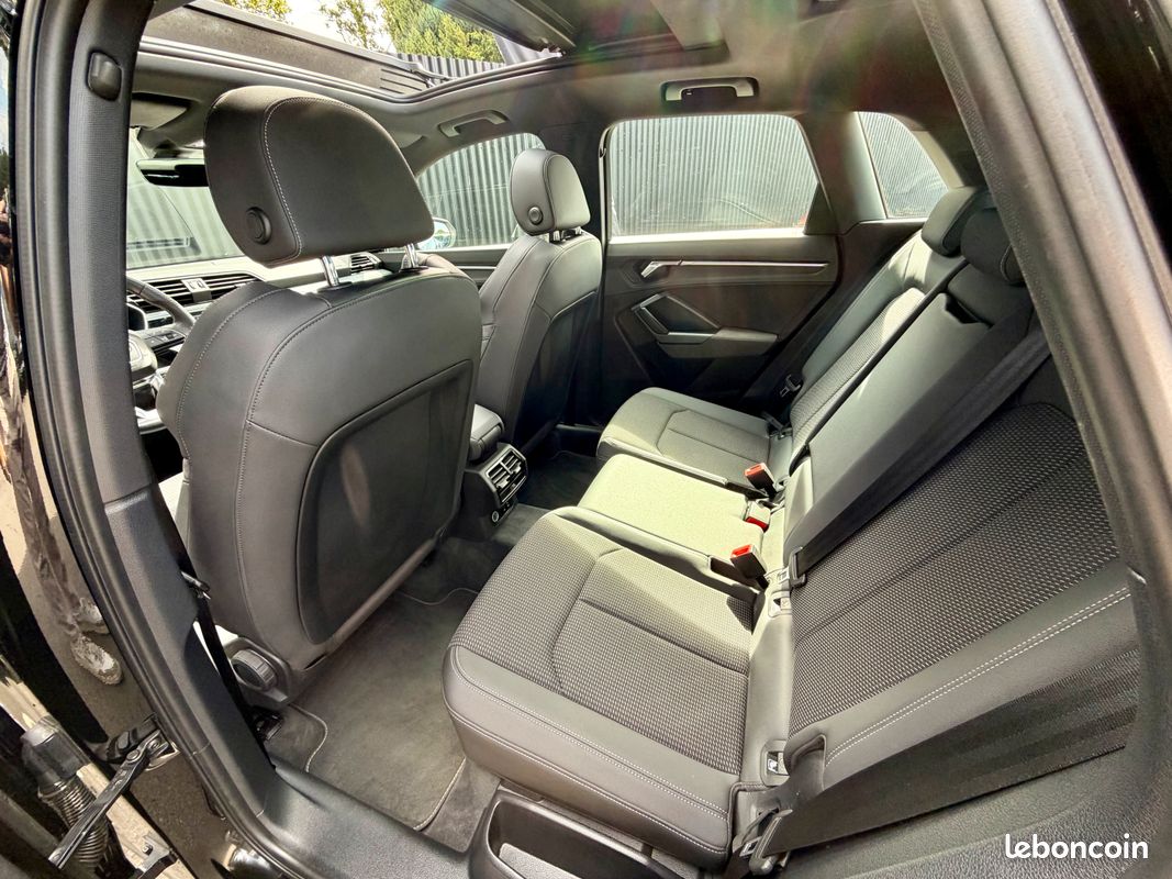 AUDI Q3 35 2.0 TDI S Tronic7 150 cv S-LINE Boîte automatique (image 8)