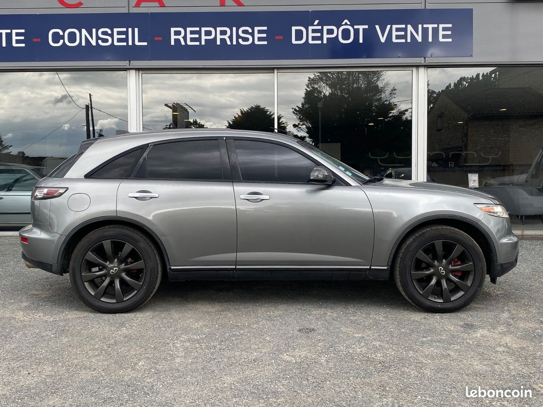 INFINITI FX35 / 3.5i V6 AWD 280 cv / Éthanol / Boîte auto / Toit ouvrant / Sièges chauffants / Son BOSE / Climatisation bi-zone (image 25)