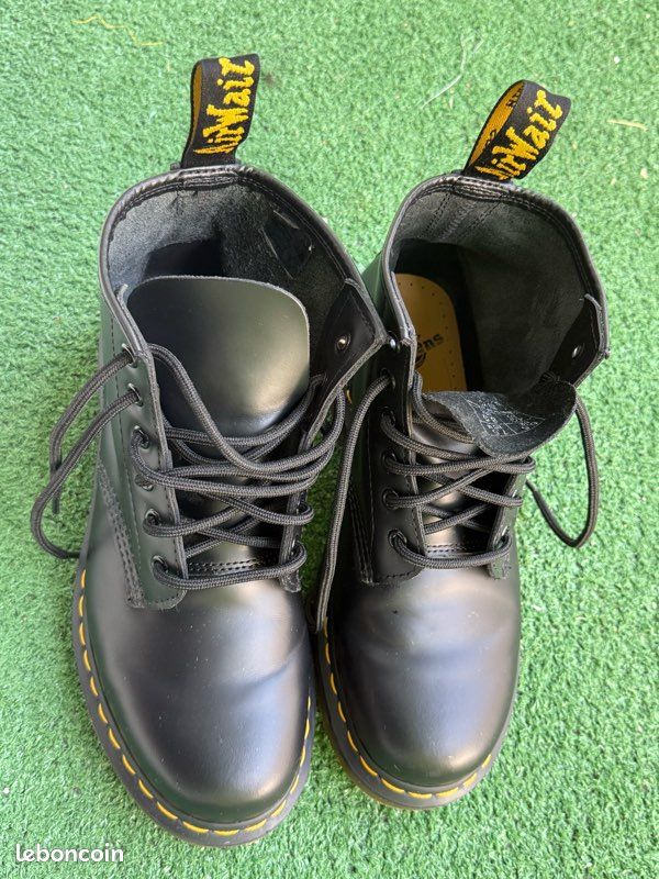 Dr. Martens 1460 noires cuir – Taille 40 – Très bon état (image 3)