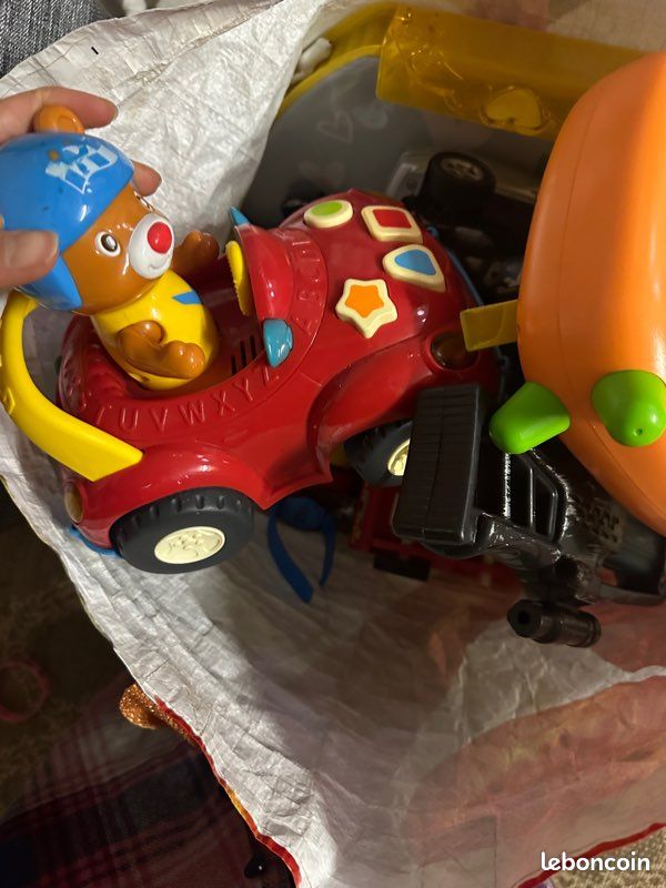 Lot de jouets (image 1)