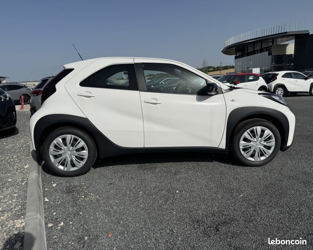 Toyota AYGO X 1.0 VVT-I 72CH DYNAMIC MY24 (image 4)
