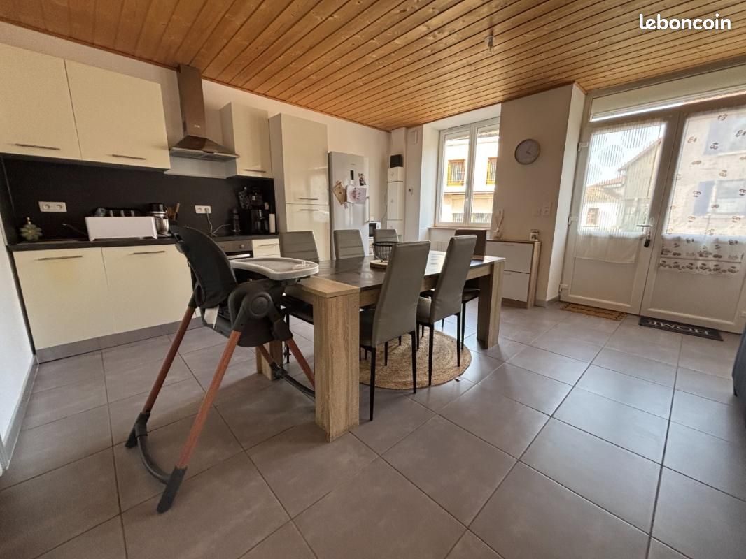 Appartement 4 pièces 90 m² · à Saint-Alban-les-Eaux · 90 m² · 115 000 €