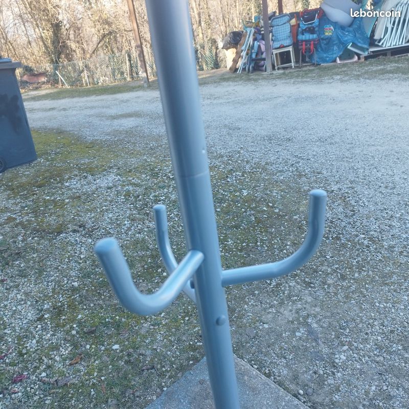 Porte manteau sur pied en aluminium (image 5)