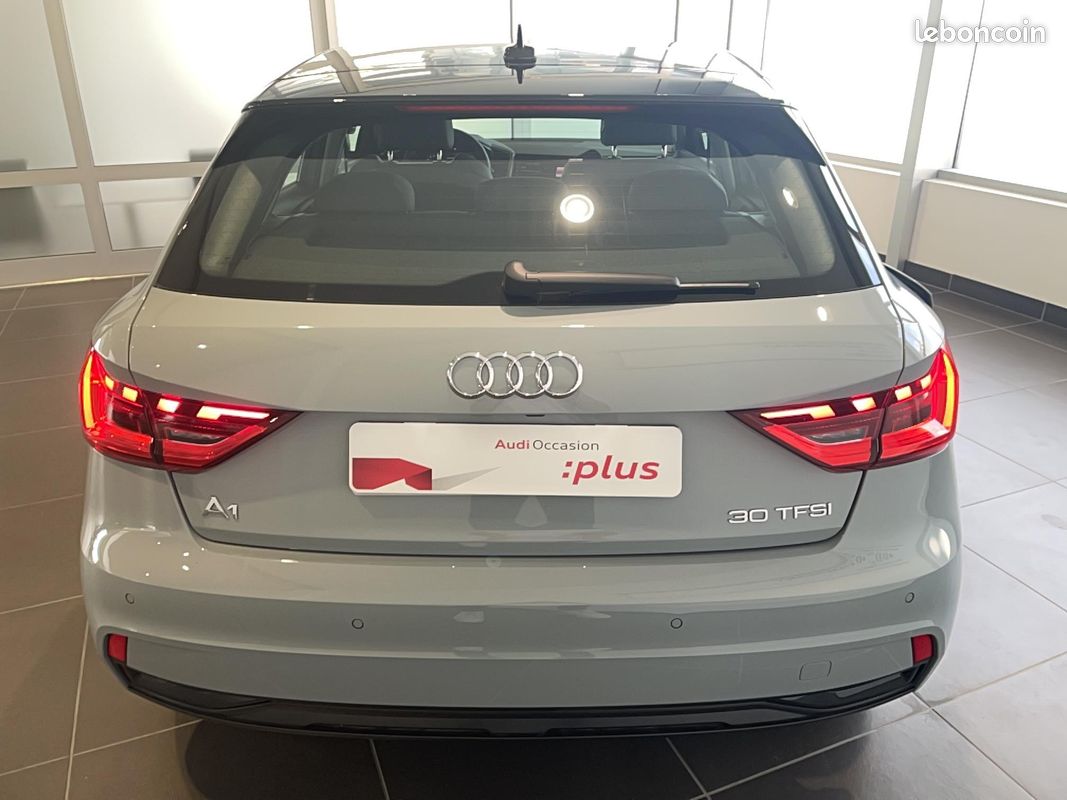 AUDI A1 Sportback 30 TFSI 116 ch S tronic 7 Design (image 4)