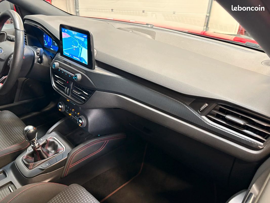 FORD FOCUS ST LINE X EcoBoost 155 ch MHEV - 1ERE MAIN - PARFAIT ÉTAT - VIRTUAL COCKPIT - CARPLAY - ATTELAGE AMOVIBLE (image 28)