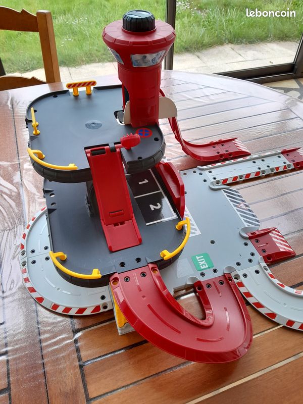 Garage pompiers majorette (image 3)