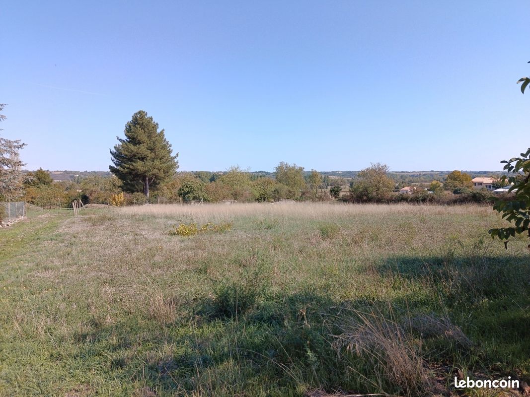 Terrain 2444 m² · à Saint-Martin-de-Saint-Maixent · 39 500 €